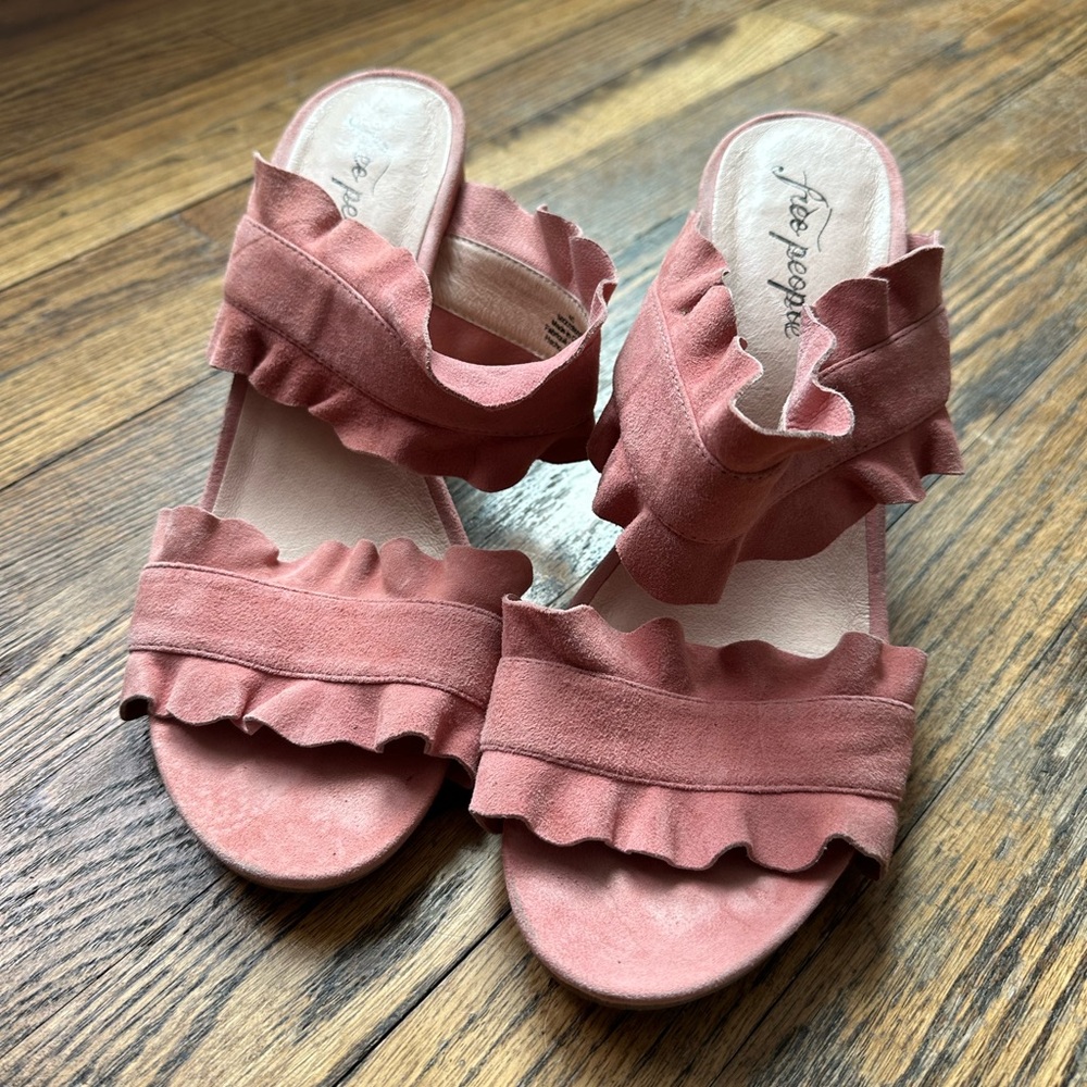 Free People Women's Ruffled Pink Sandals